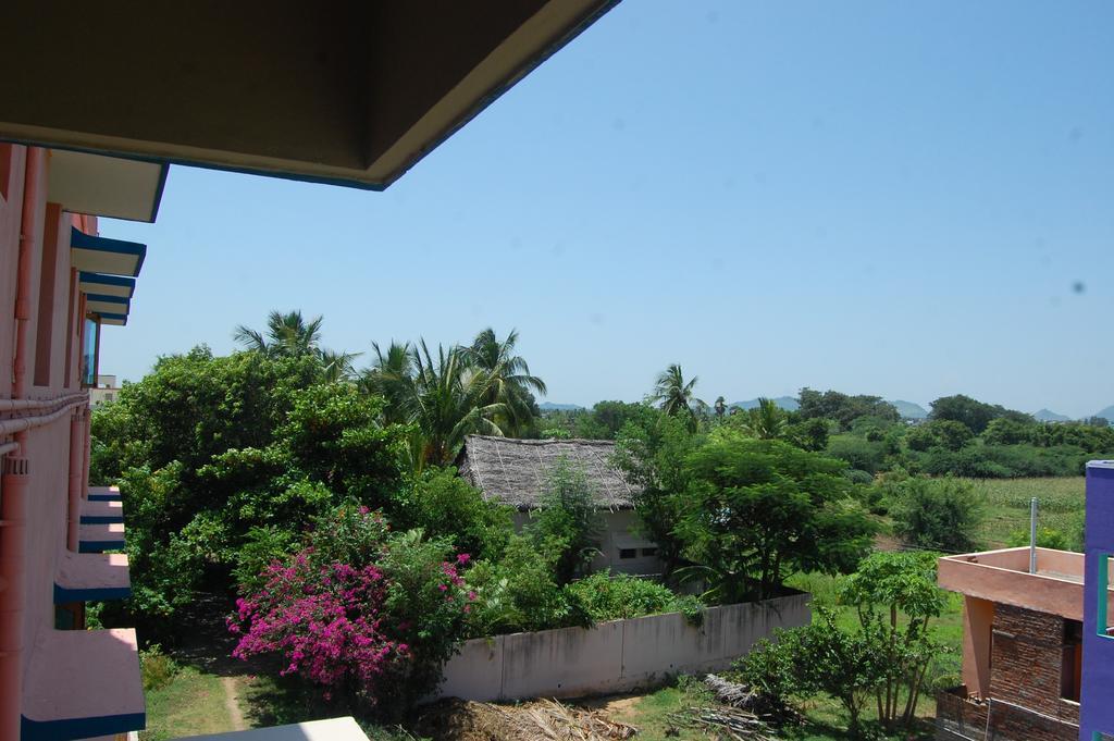 Rainbow Guest House Tiruvannamalai Bagian luar foto