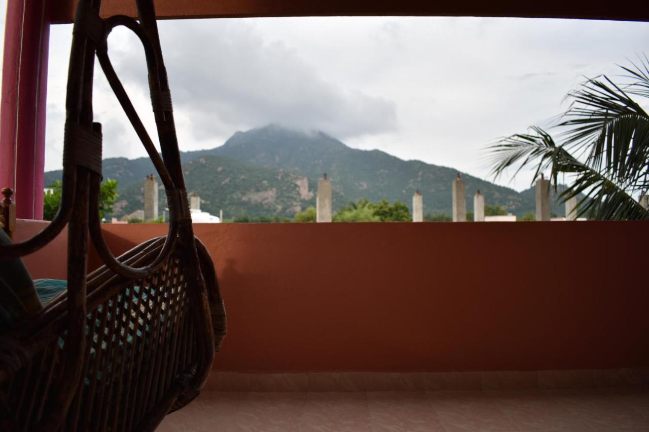 Rainbow Guest House Tiruvannamalai Bagian luar foto