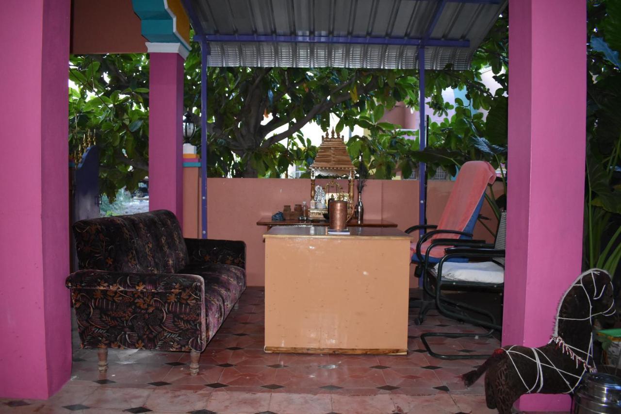 Rainbow Guest House Tiruvannamalai Bagian luar foto